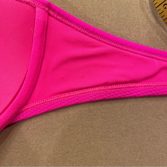 aerie Blakely Hot Pink Bikini Top Size 34D - Picture 10 of 10